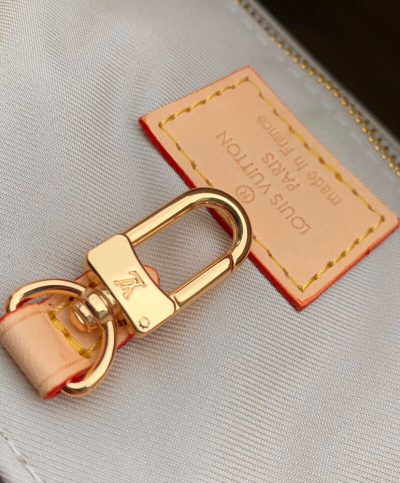 Louis Vuitton OnTheGo MM M24708 Cream